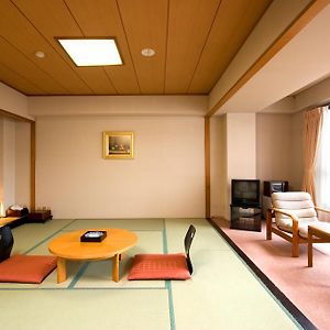 Japanese-Style Room